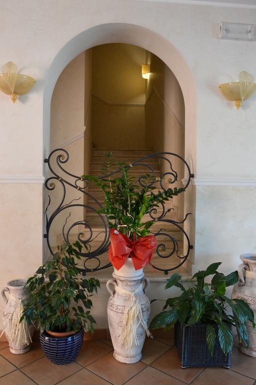 Villa Luigi Hotel & Restaurant Nuova Gestione Villa Rosa Di Martinsicuro Eksteriør billede
