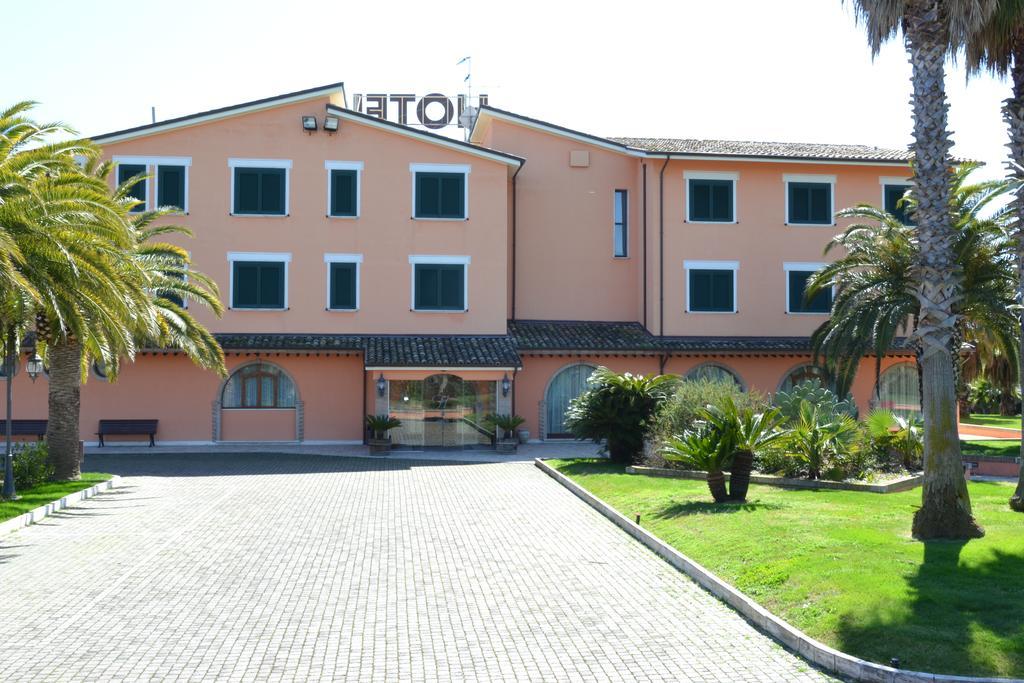 Villa Luigi Hotel & Restaurant Nuova Gestione Villa Rosa Di Martinsicuro Eksteriør billede