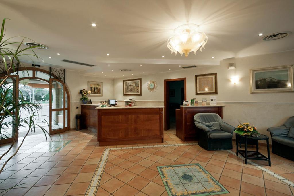 Villa Luigi Hotel & Restaurant Nuova Gestione Villa Rosa Di Martinsicuro Eksteriør billede