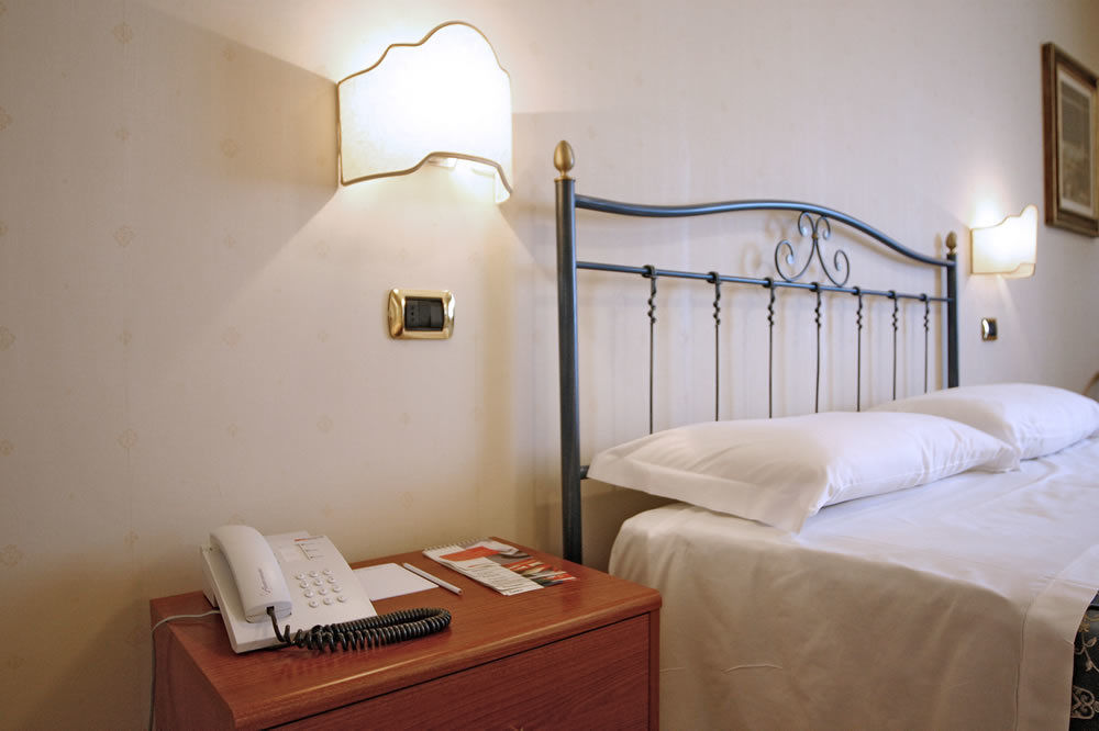 Villa Luigi Hotel & Restaurant Nuova Gestione Villa Rosa Di Martinsicuro Eksteriør billede