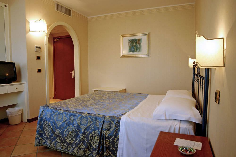 Villa Luigi Hotel & Restaurant Nuova Gestione Villa Rosa Di Martinsicuro Eksteriør billede