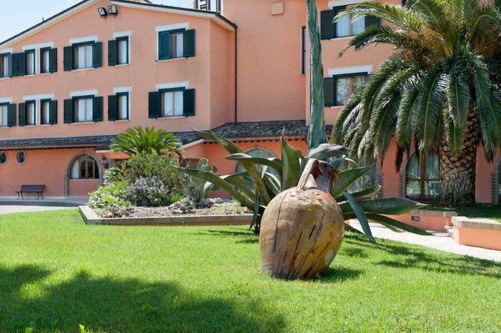 Villa Luigi Hotel & Restaurant Nuova Gestione Villa Rosa Di Martinsicuro Eksteriør billede