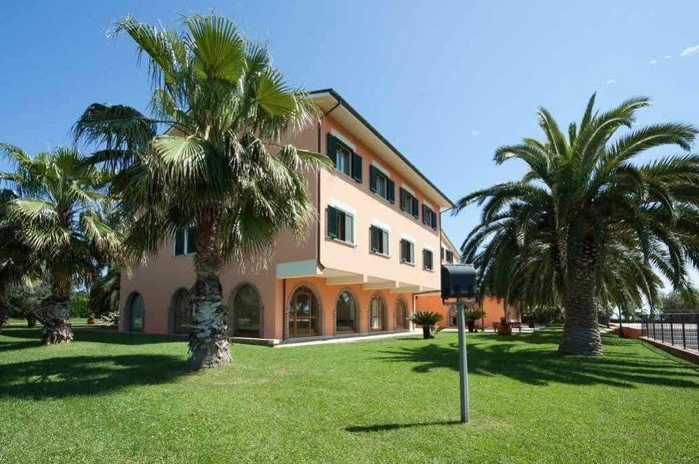 Villa Luigi Hotel & Restaurant Nuova Gestione Villa Rosa Di Martinsicuro Eksteriør billede